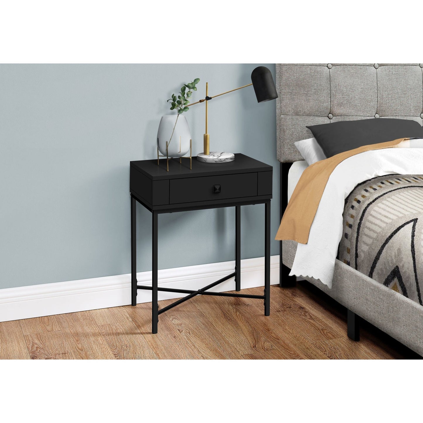 Accent Table - 22"H / Black / Black Metal